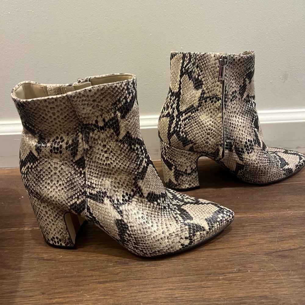 Sam Edelman phython ankle boots barely worn size 9